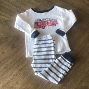 Baby Gap toddler 2 years firetruck pajama set